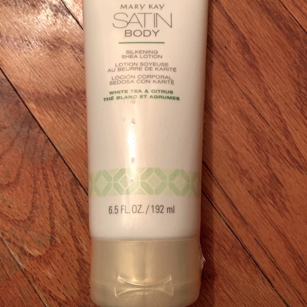 Mary Kay Satin Hands